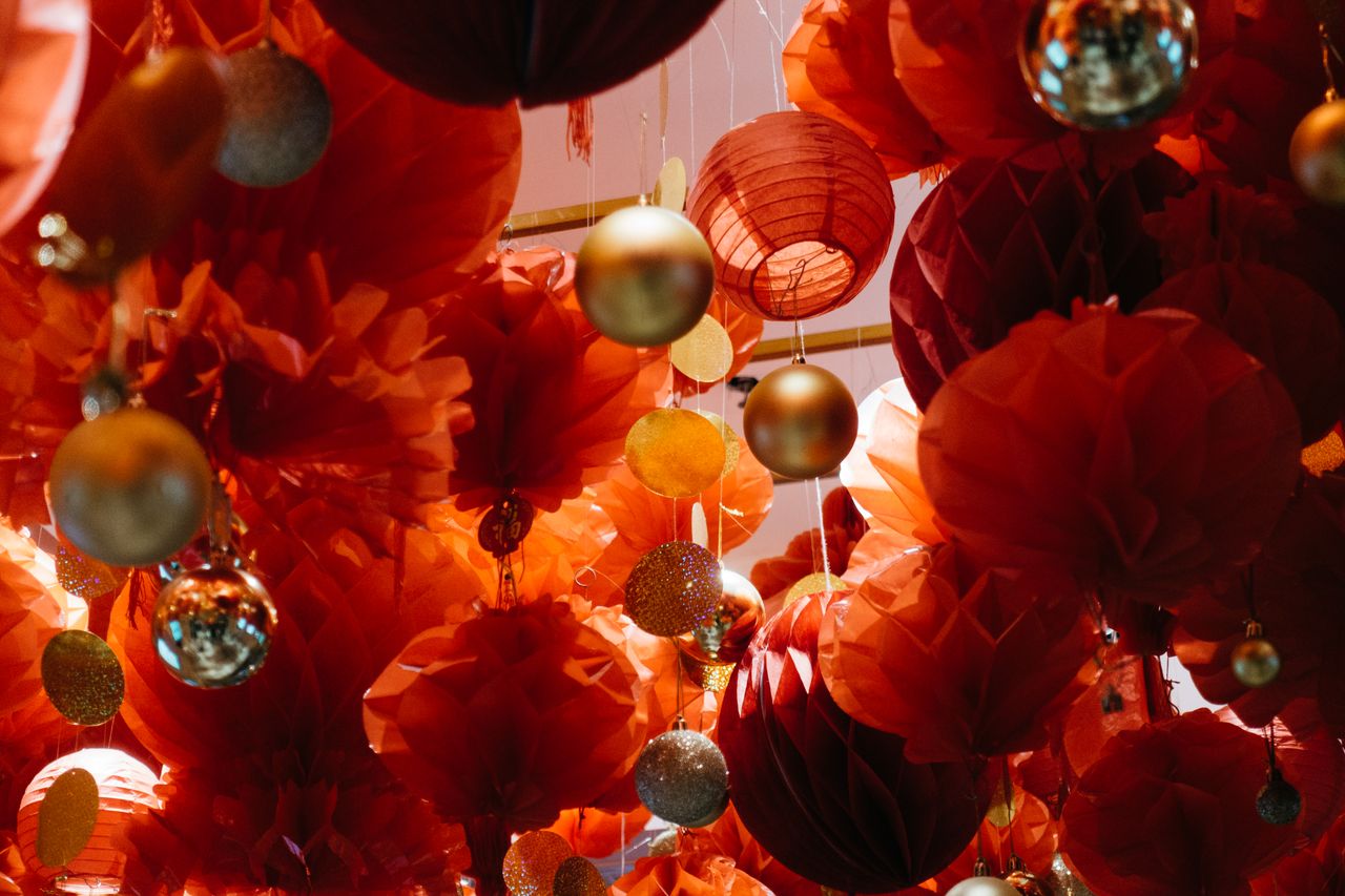 Red honeycomb paper ball decoration Chinese New Year festive ceiling garland gold ornaments expandable